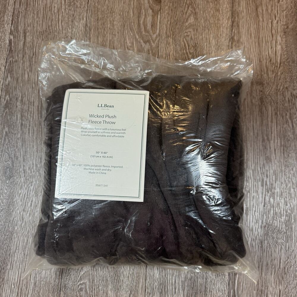 LL BEAN Blanket 50"x60" Wicked Plush Throw Large Cozy Warm Fleece Coffee Bean